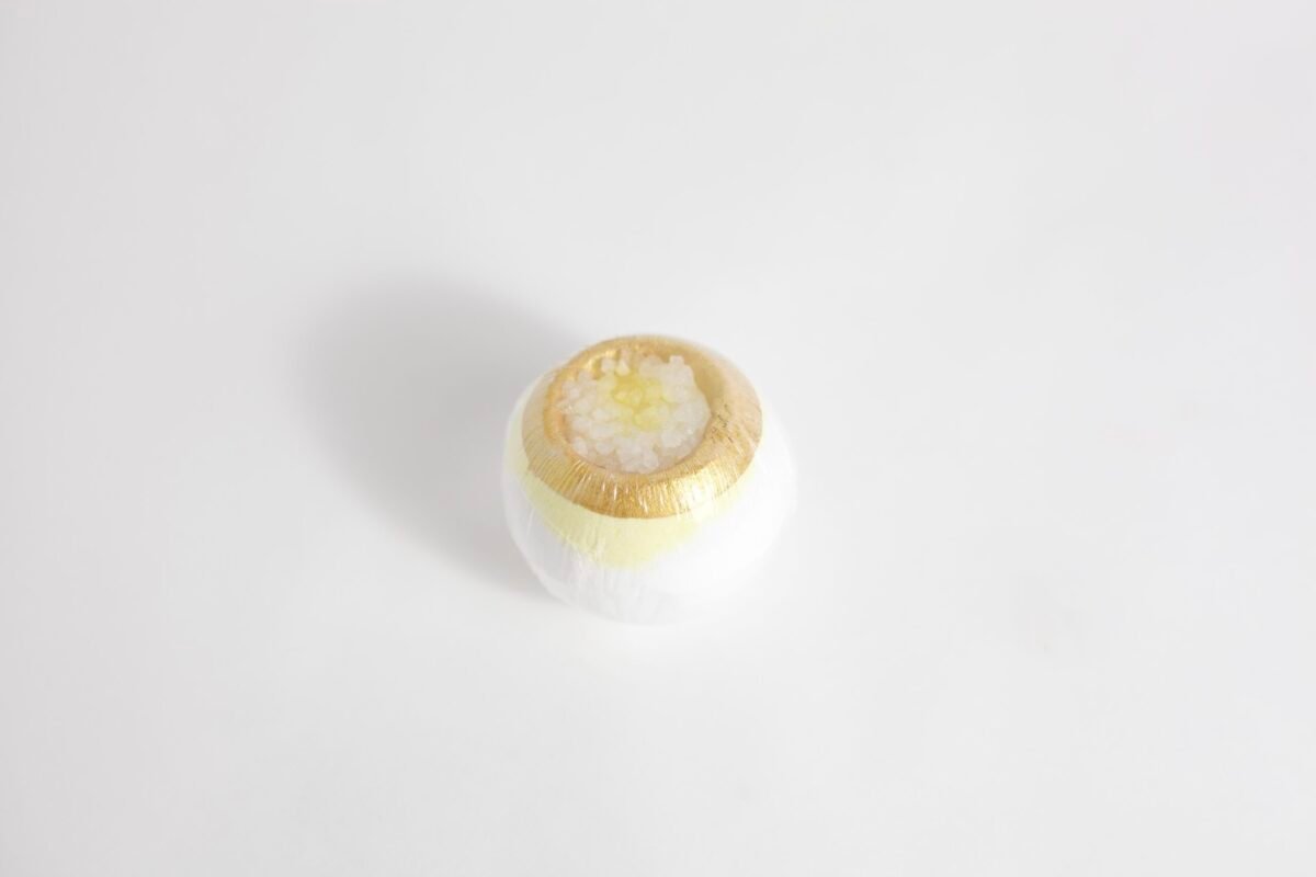 Salt bathbomb yellow - Image 1